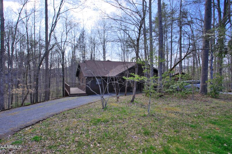 3439 Manis Rd, Sevierville, TN 37862