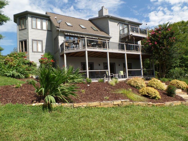 344 Deerfield Ldg, Lafollette, TN 37766