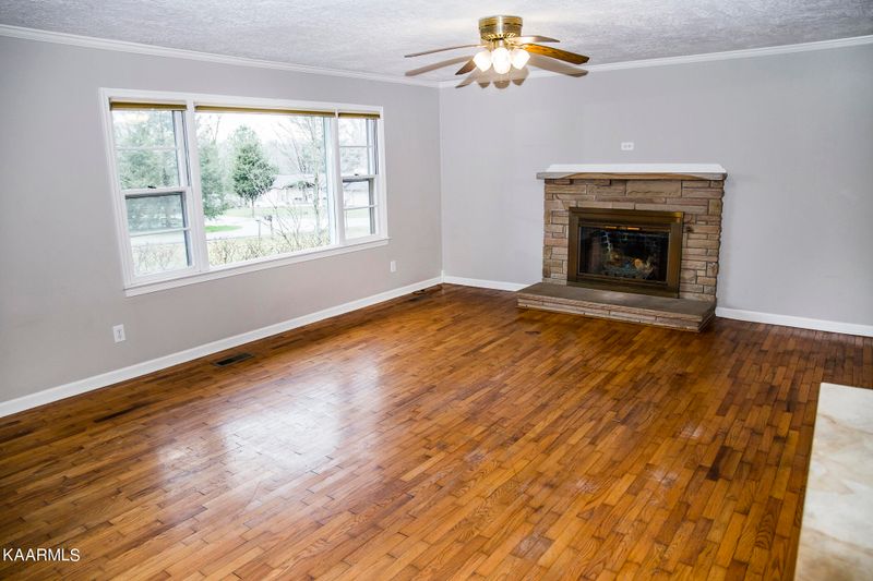 344 Halstead Dr, Crossville, TN 38555