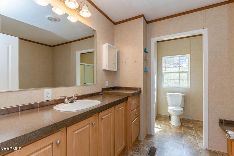 344 Johnson Farm Rd, Maynardville, TN 37807