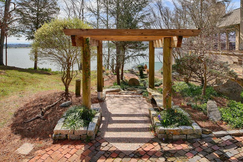 3446 Navigator Pointe, Knoxville, TN 37922