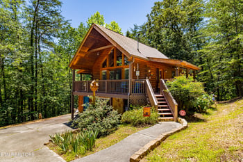 3447 Dogwood Cir, Pigeon Forge, TN 37863