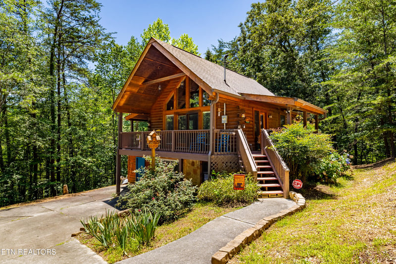 3447 Dogwood Cir, Pigeon Forge, TN 37863
