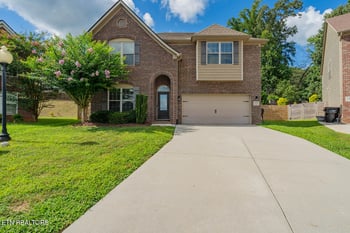3447 Greentree Ln, Knoxville, TN 37931