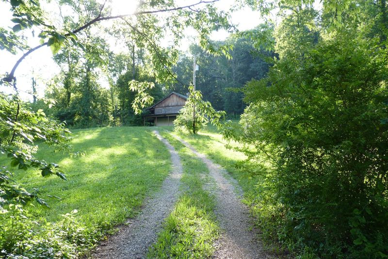 345 Cumberland View Rd, Clinton, TN 37716