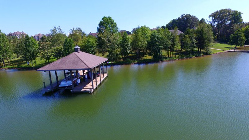 345 Pineberry Dr, Vonore, TN 37885