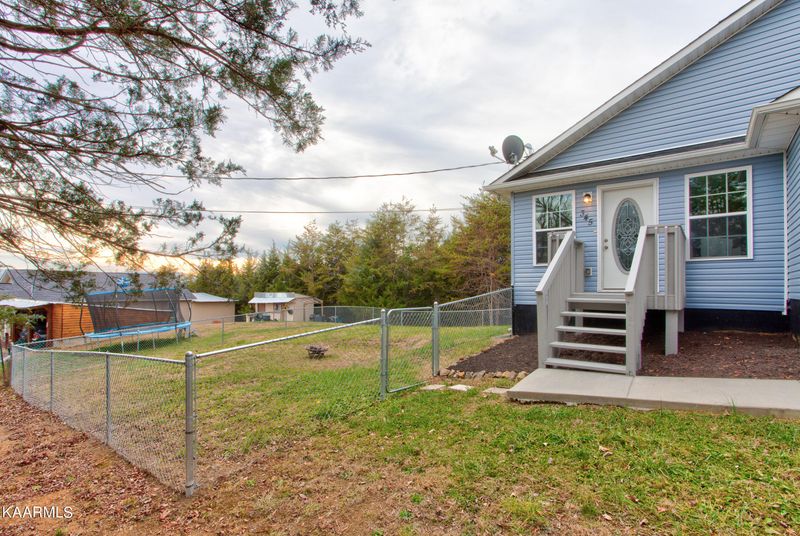 345 Red Bud Ln, Sevierville, TN 37876