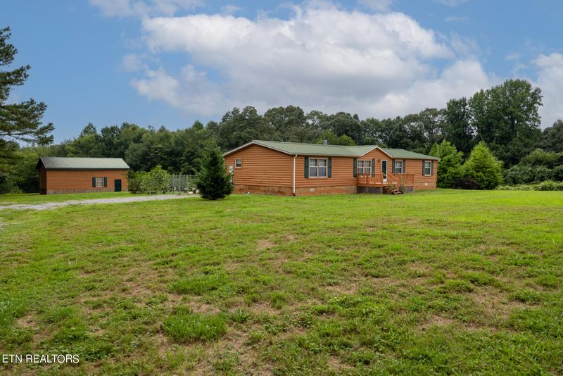 345 Short Bark Rd, Madisonville, TN 37354
