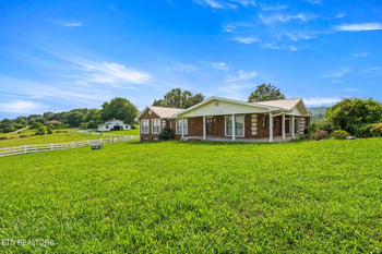 345 Thompson Rd, Madisonville, TN 37354