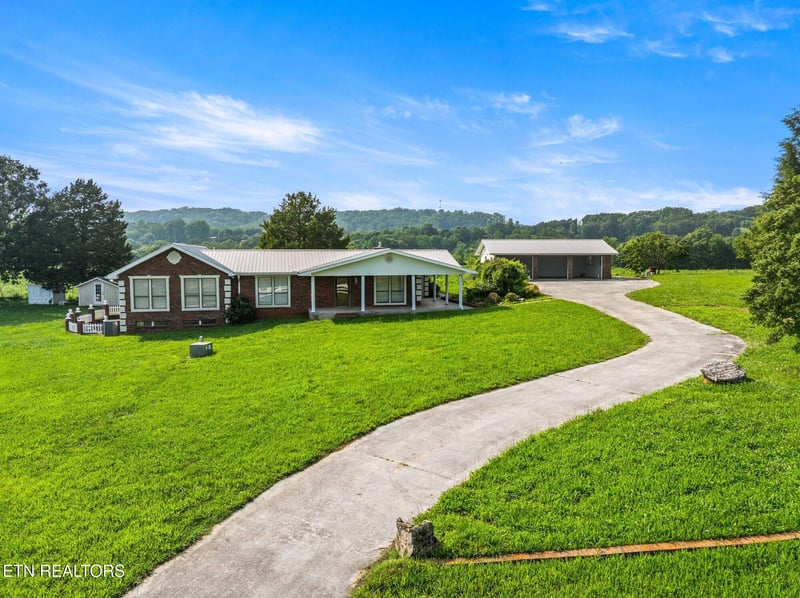 345 Thompson Rd, Madisonville, TN 37354