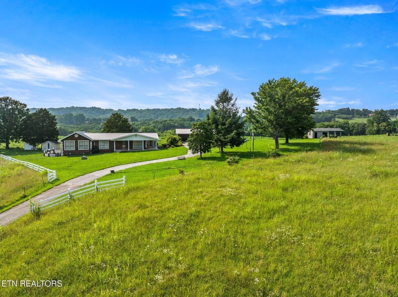 345 Thompson Rd, Madisonville, TN 37354