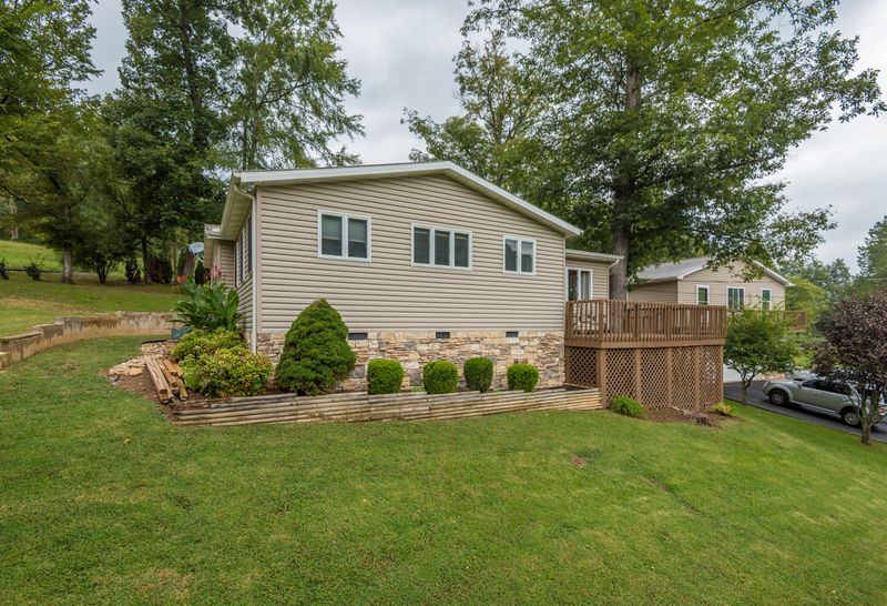 3454 Lowes Ferry Rd, Louisville, TN 37777