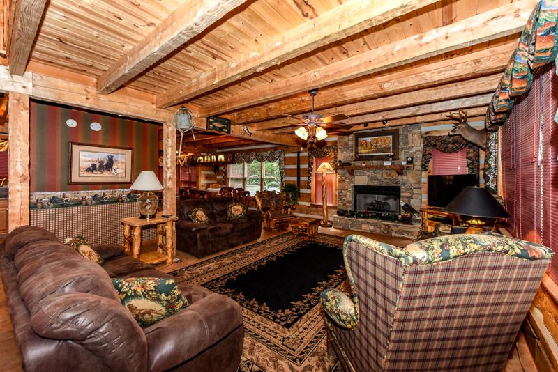 3454 Robeson Rd, Sevierville, TN 37862