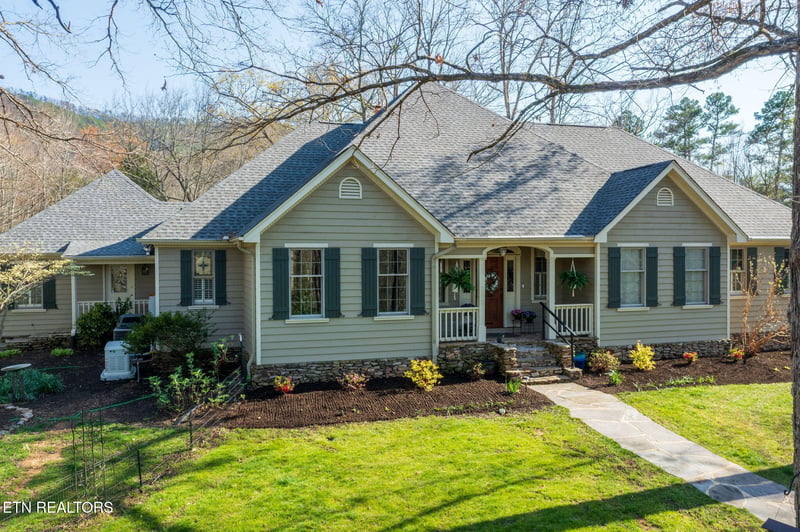 3458 Allegheny Loop Rd, Maryville, TN 37803