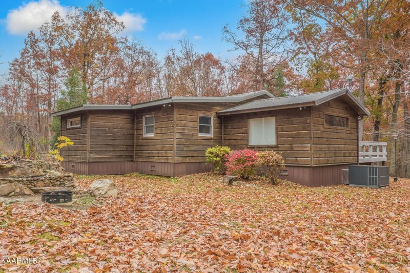 3458 Hedgecoth Rd, Crab Orchard, TN 37723
