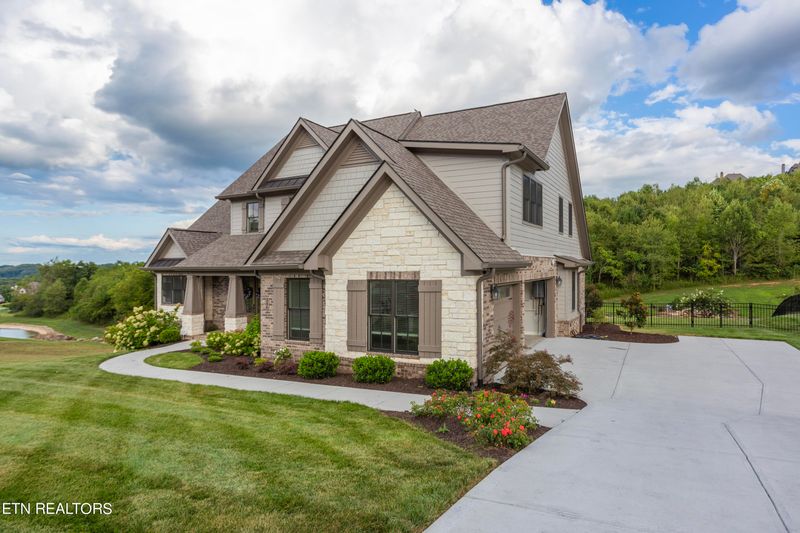 346 Barnsley Rd, Knoxville, TN 37934