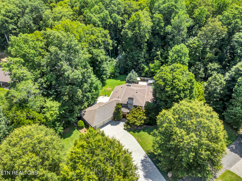346 Fallen Oak Ct, Seymour, TN 37865