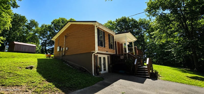 346 Hc Smith Dr, Oneida, TN 37841