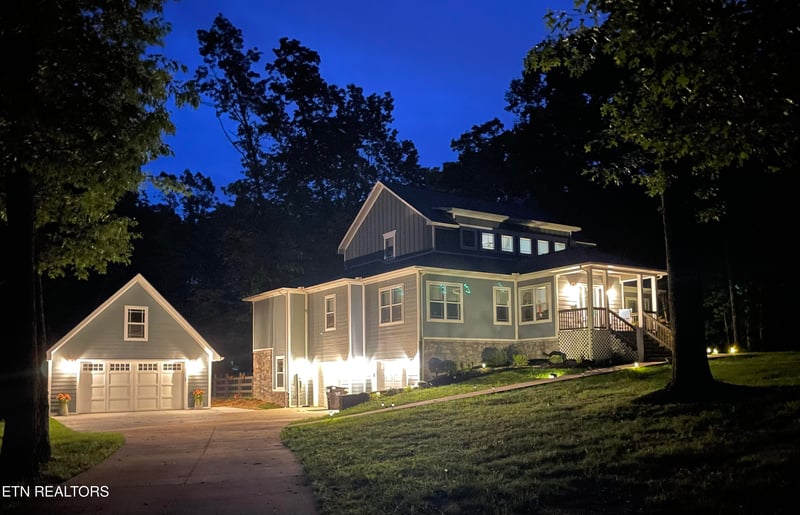 346 Red Oak Dr, Oneida, TN 37841