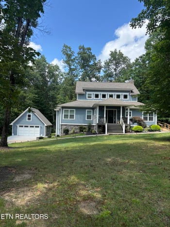 346 Red Oak Dr, Oneida, TN 37841
