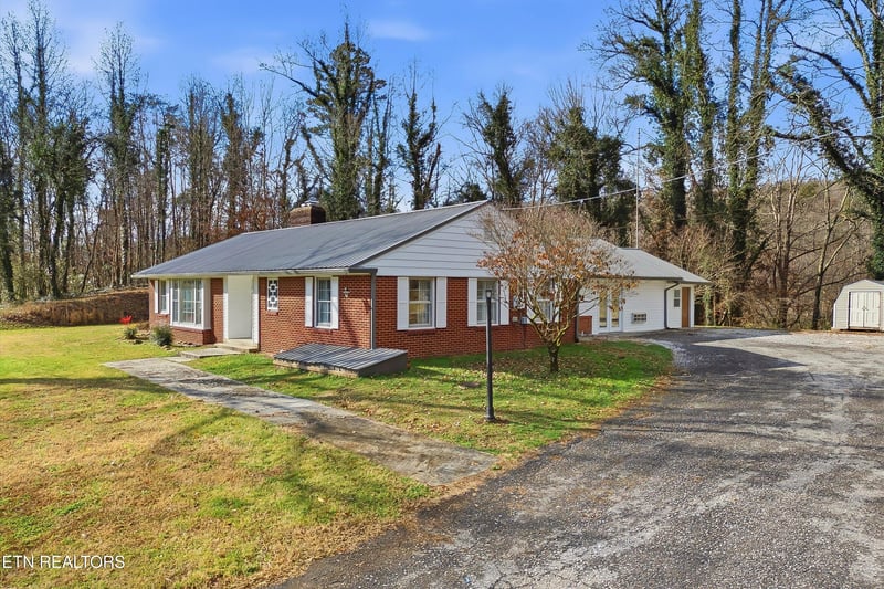 3461 Lake City Hwy, Rocky Top, TN 37769
