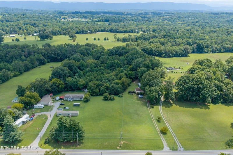 3462 Morganton Rd, Maryville, TN 37801