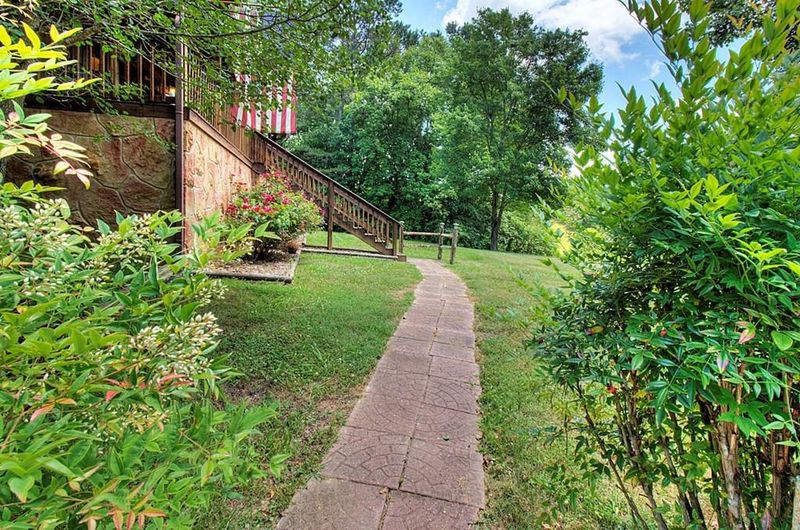 3464 Whaley Rd, Sevierville, TN 37876