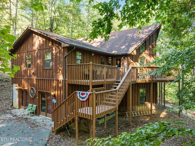 3469 Sugar Maple Loop Rd, Sevierville, TN 37862