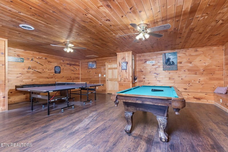 3469 Sugar Maple Loop Rd, Sevierville, TN 37862