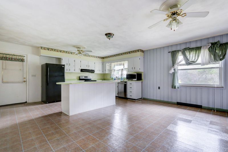 347 Gallaher Rd, Kingston, TN 37763