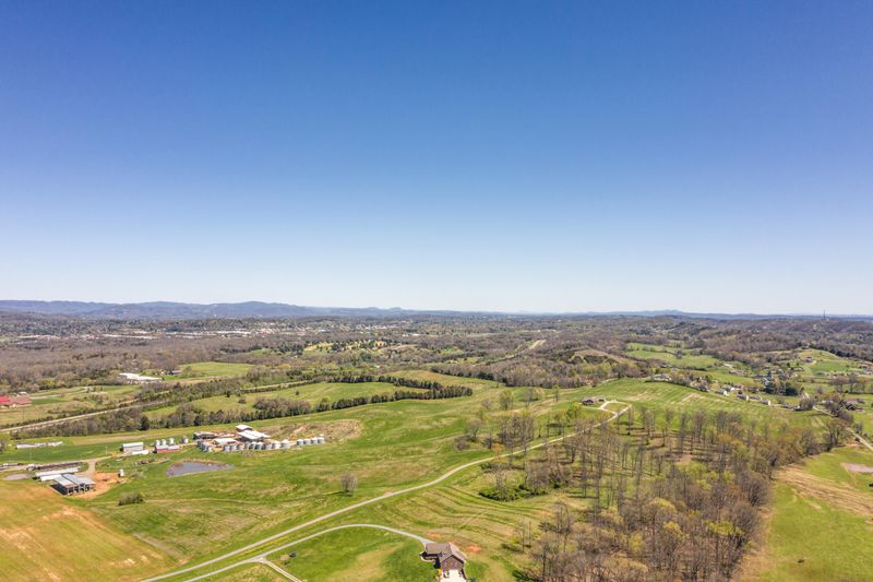 3475 Heathcliff Rd, Morristown, TN 37813