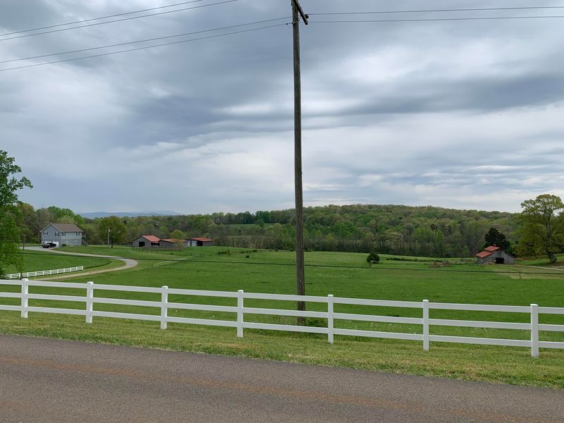 3475 Peterson Rd, Greenback, TN 37742