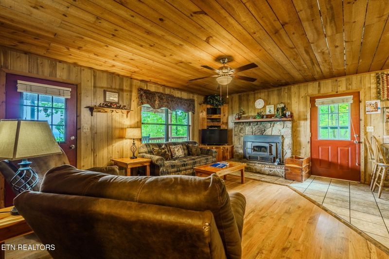 3476 Bear Mountain Ln, Sevierville, TN 37876