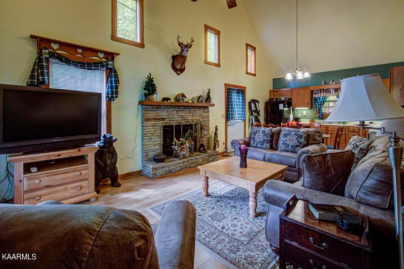 348 Rainbow Cir, Townsend, TN 37882