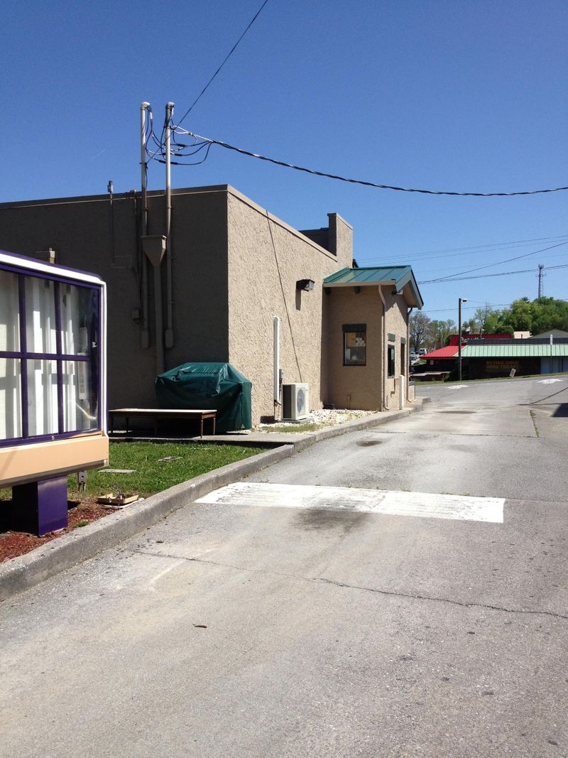 348 S Calderwood St, Alcoa, TN 37701