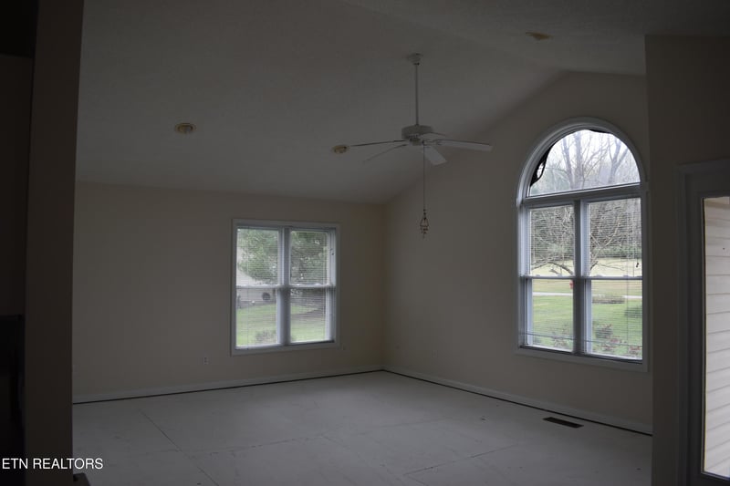 348 Yonside Dr, Sparta, TN 38583