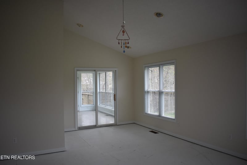 348 Yonside Dr, Sparta, TN 38583