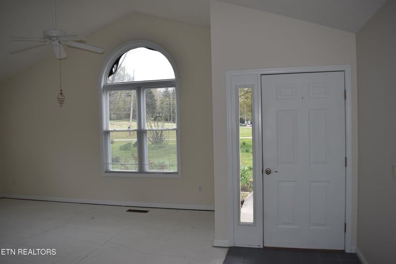 348 Yonside Dr, Sparta, TN 38583