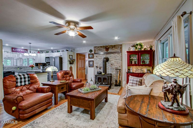 3480 Sugar Camp Cir, Sevierville, TN 37862