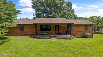 349 Fairchild St, Harriman, TN 37748