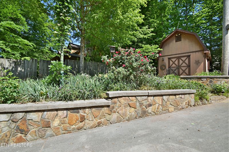 349 Fallen Oak Cir, Seymour, TN 37865