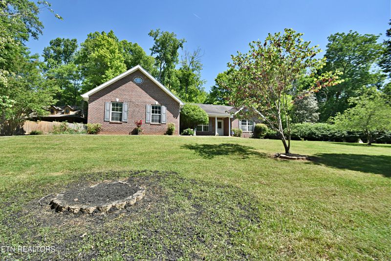 349 Fallen Oak Cir, Seymour, TN 37865