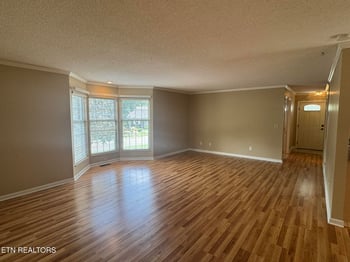35 Hawthorn Loop, Crossville, TN 38555