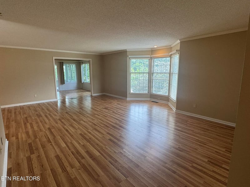 35 Hawthorn Loop, Crossville, TN 38555
