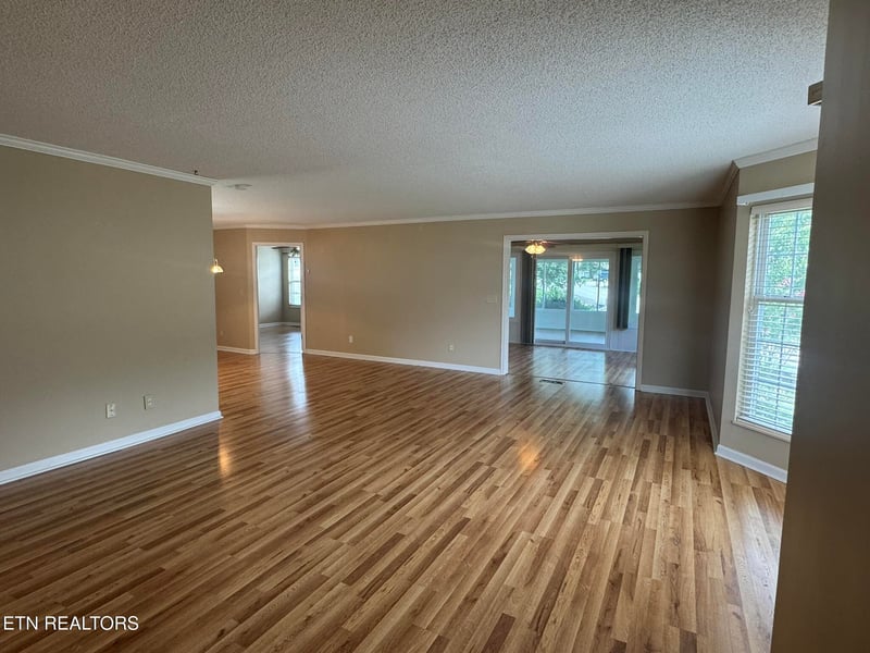 35 Hawthorn Loop, Crossville, TN 38555