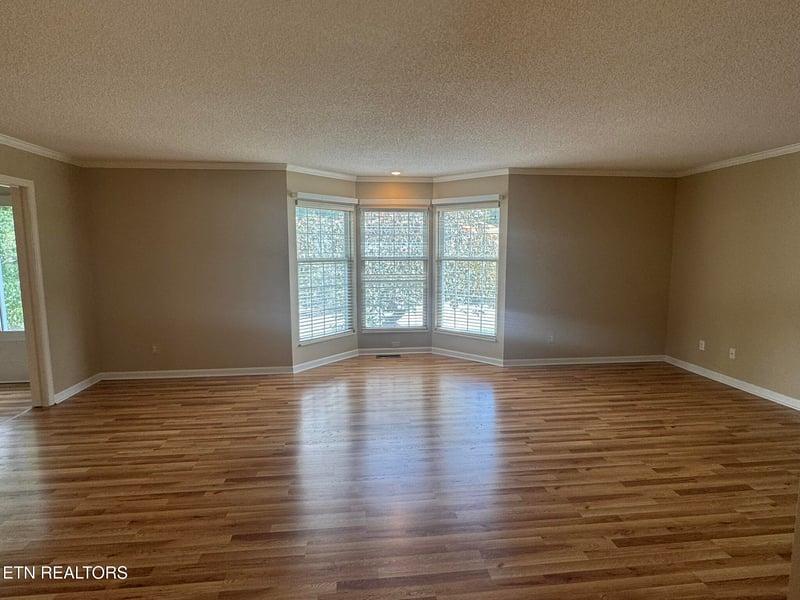 35 Hawthorn Loop, Crossville, TN 38555