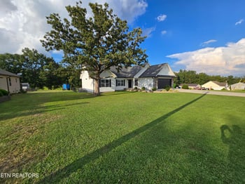 35 Perry Creek Dr, Crossville, TN 38572
