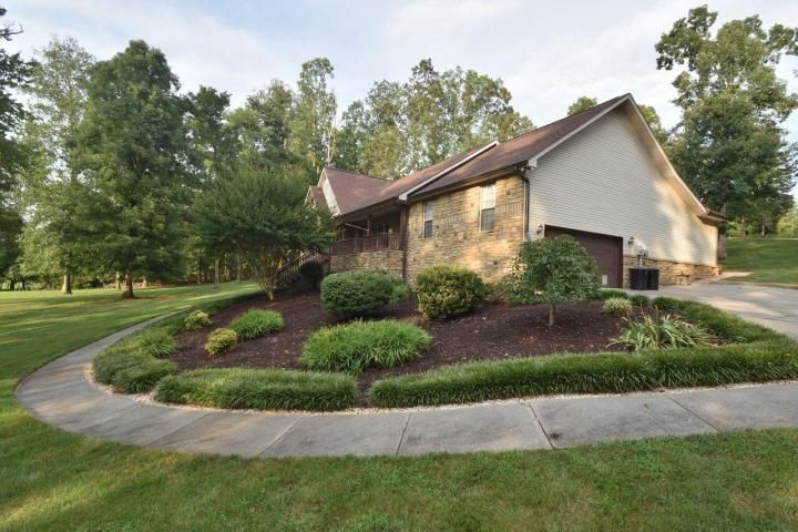 350 Ashley Dr, Seymour, TN 37865
