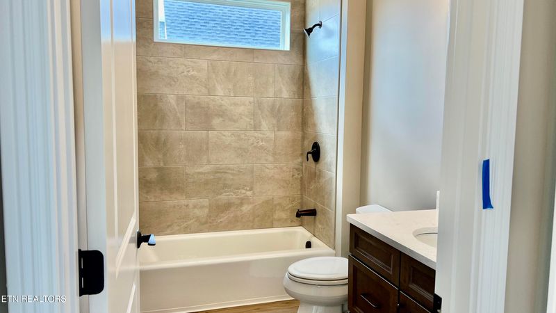 350 Trillium Tr, Lenoir City, TN 37771