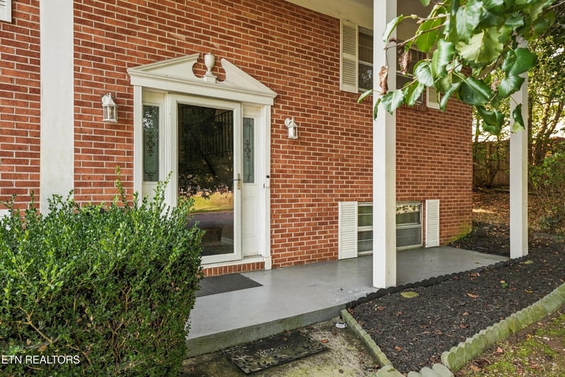 3500 S Fountaincrest Dr, Knoxville, TN 37918